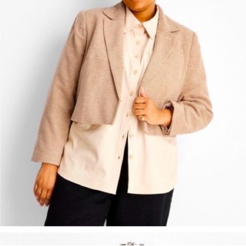 Elegant Tan Women's Blazer